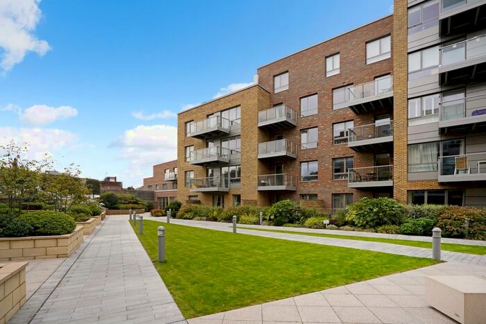 2 Bedroom Flat To Rent In High Street, London, N8