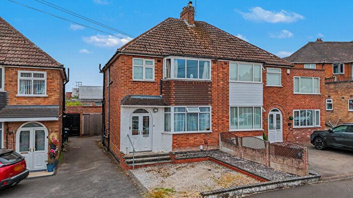 3 Bedroom Semi Detached House For Sale In Sansome Road, Shirley, Solihull, B90