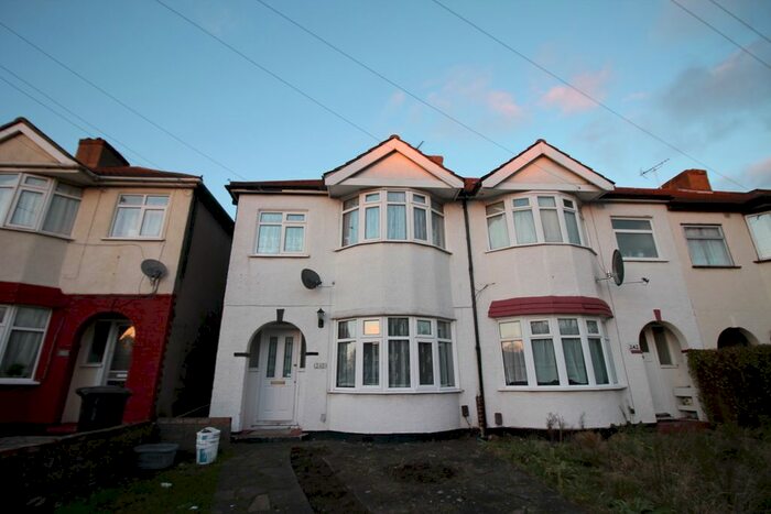 3 Bedroom End Of Terrace House To Rent In Central Parade, Green Street, Enfield EN3