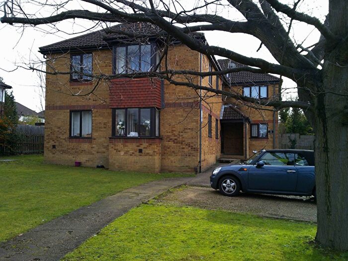 1 Bedroom Flat To Rent In Colne Lodge, Bushey Hall Road, Bushey, WD23