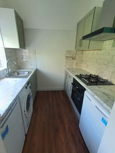 2 Bedroom Flat To Rent In Maclise Road, London, W14