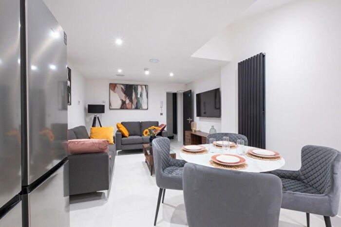 4 Bedroom House To Rent In Derwent Street, Lincoln, LN1