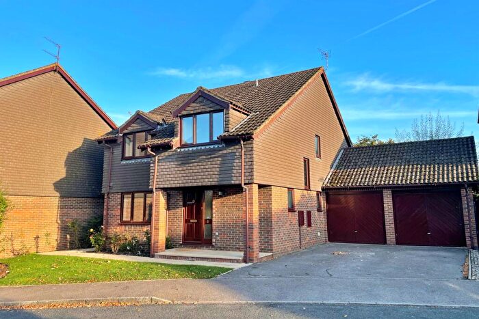 4 Bedroom Detached House To Rent In Otterbourne, SO21