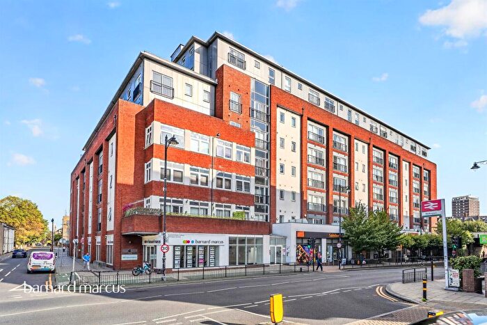 2 Bedroom Flat For Sale In Manor Road, Wallington, SM6