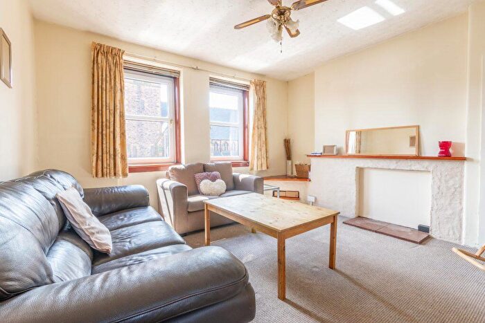 3 Bedroom Flat To Rent In L – Portobello Road, Edinburgh, EH8