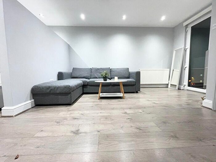 3 Bedroom Terraced House To Rent In Victoria Road, London, NW7