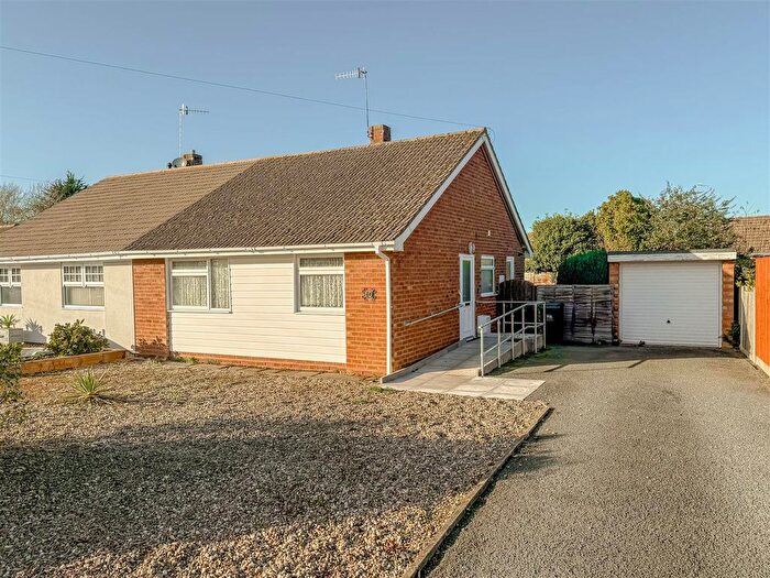 2 Bedroom Semi Detached Bungalow For Sale In Alton Park, Callow End, Worcester, WR2