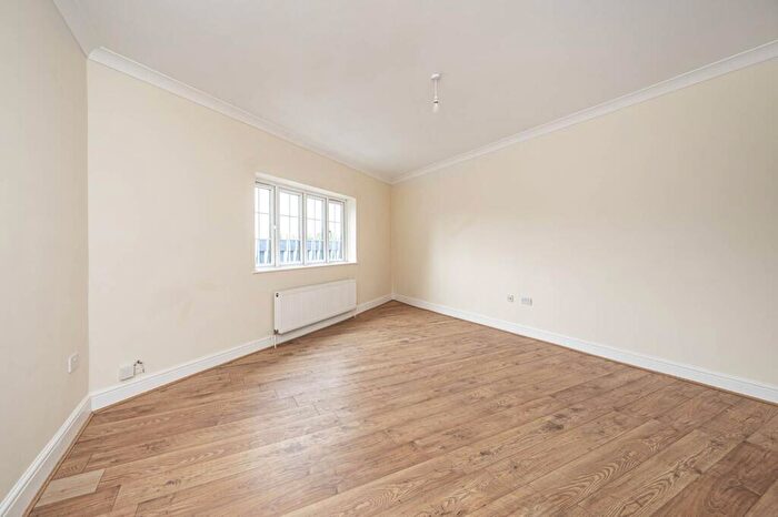 1 Bedroom Flat To Rent In Midland Road, Leyton, London, E10