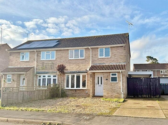 3 Bedroom Semi Detached House For Sale In Owls Road, Verwood, BH31