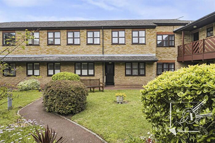 1 Bedroom Flat For Sale In St. James's Road, Gravesend, DA11