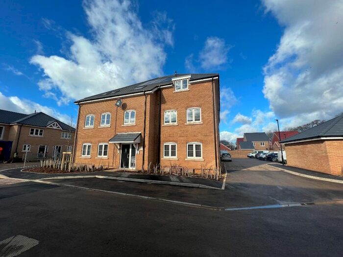 1 Bedroom Flat To Rent In Gauntlet Drive, Netley Abbey, Southampton, SO31