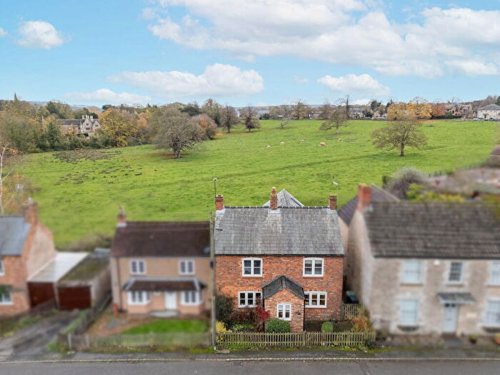 4 Bedroom Cottage For Sale In Bridge Street, Brigstock, Northamptonshire, NN14