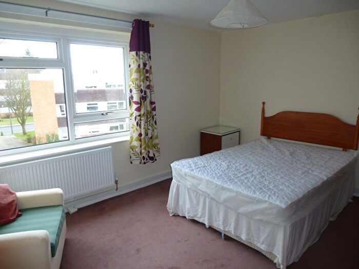 2 Bedroom Flat To Rent In Dingle Lane, Solihull, West Midlands, B91