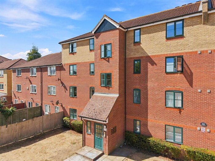 2 Bedroom Flat For Sale In Bren Court, Colgate Place, Enfield, EN3