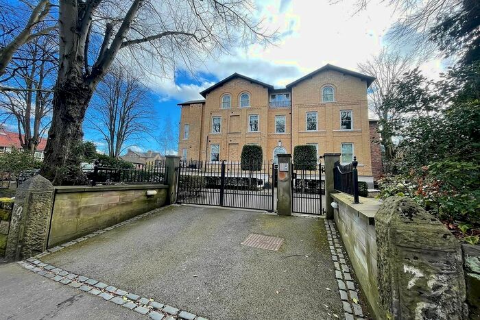 3 Bedroom Flat To Rent In Chesham Place, Bowdon, Altrincham, WA14