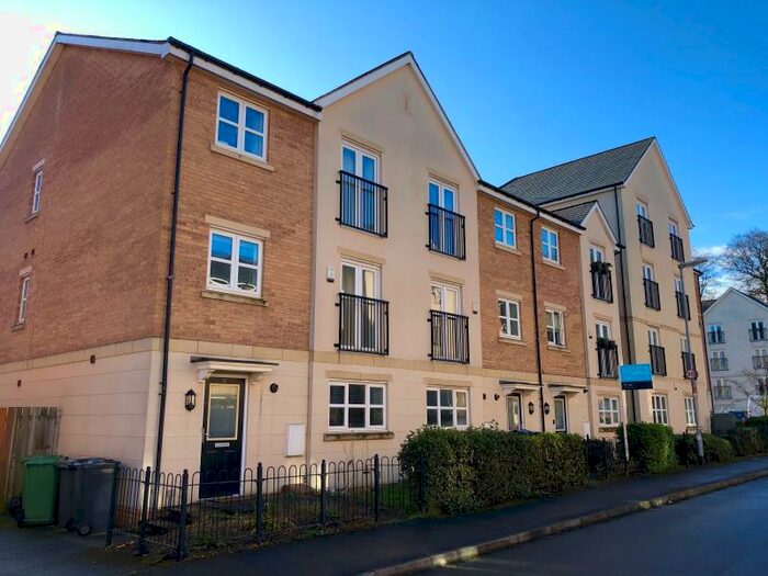 6 Bedroom Town House To Rent In Montgomery Avenue, Far Headingley, LS16