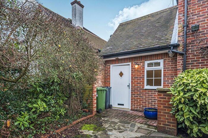 1 Bedroom Flat To Rent In A The Annex The Headway, Epsom, Surrey, KT17