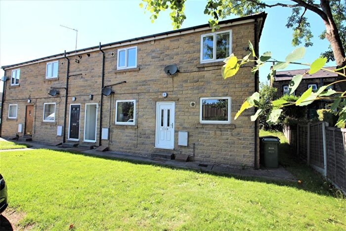 2 Bedroom Flat To Rent In Gladstone Court, Pudsey, West Yorkshire, Leeds, LS28