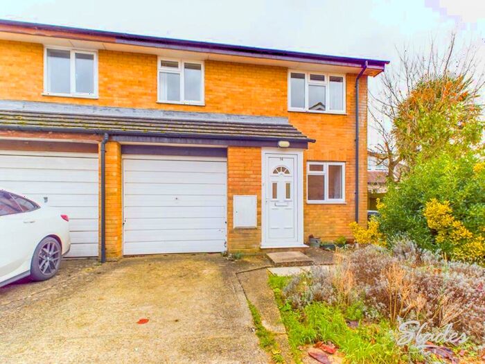 3 Bedroom End Of Terrace House To Rent In Sway Gardens, Muscliff, Bournemouth, BH8