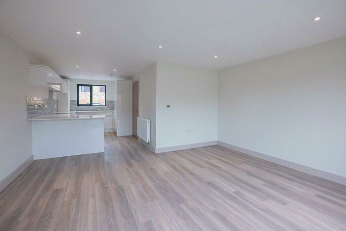 3 Bedroom Semi-Detached House To Rent In Barnwell Place, Alveston, Bristol, BS35