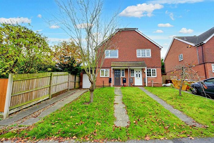 2 Bedroom Semi-Detached House For Sale In Lindum Road, Nottingham, NG6