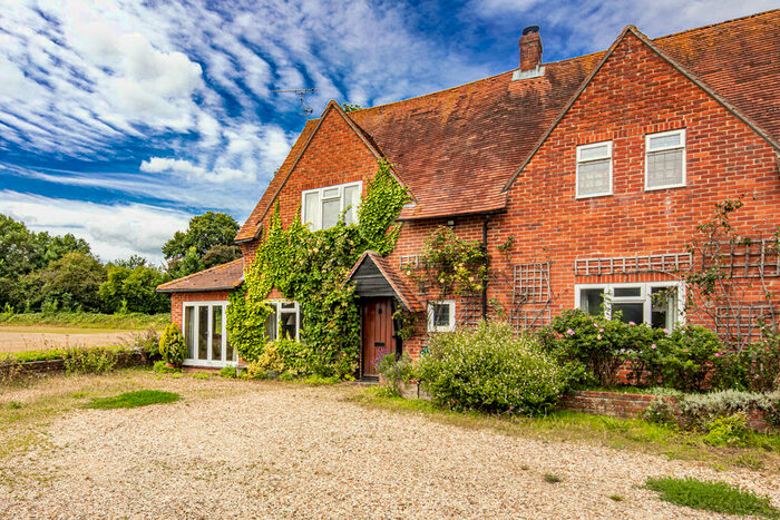 4 Bedroom House For Sale In Field View, Ashampstead, RG8