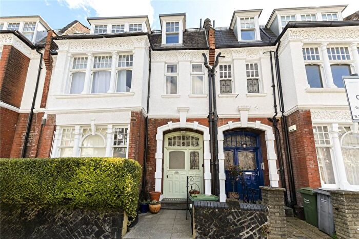 2 Bedroom Duplex For Sale In Howitt Road, London, NW3