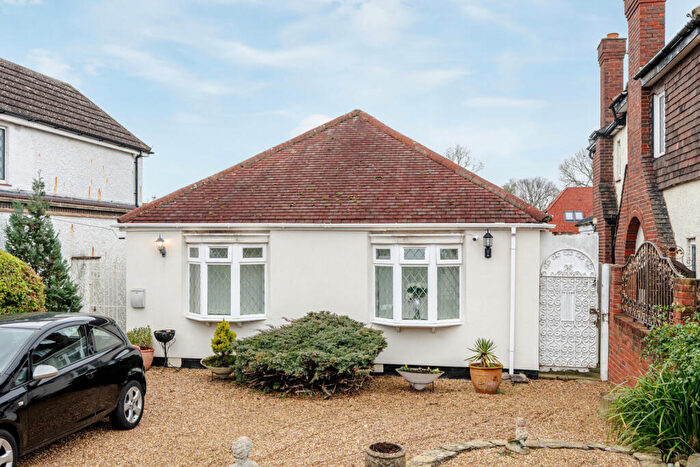 2 Bedroom Bungalow For Sale In Woodmere Avenue, Croydon, CR0