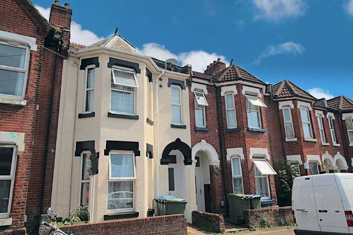 Apartment To Rent In Shakespeare Avenue, Southampton, Hampshire, SO17