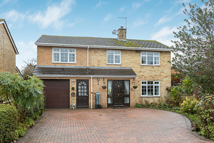 4 Bedroom Detached House For Sale In Almond Road, Bicester, OX26