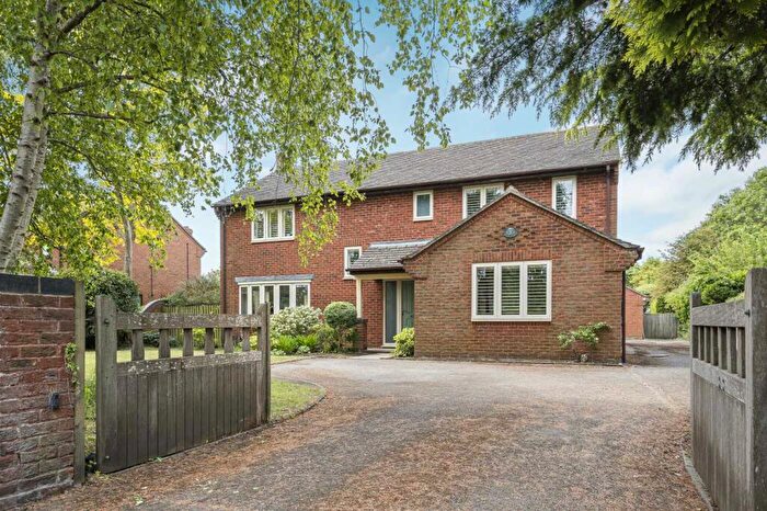 4 Bedroom Detached House For Sale In Mill Lane, Chalgrove, OX44