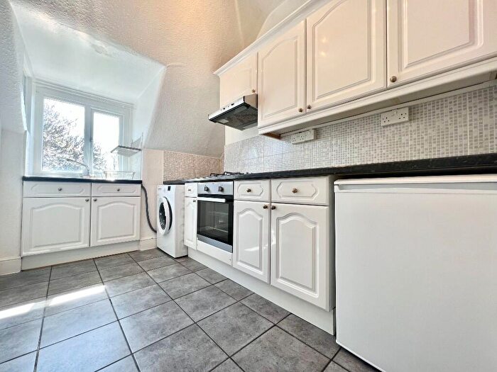 Studio To Rent In Bingham Road, Croydon, London, CR0
