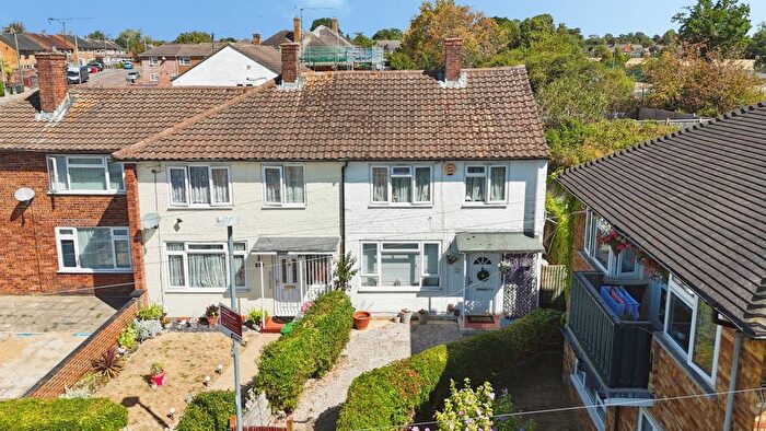 3 Bedroom End Terrace House For Sale In Long Readings Lane, Slough, SL2