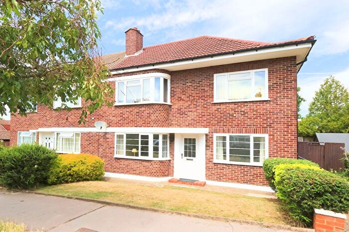 2 Bedroom Maisonette For Sale In Lyconby Gardens, Shirley, CR0