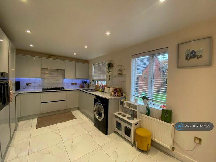 4 Bedroom Detached House To Rent In Ribes Close, Hampton Hargate, Peterborough, PE7