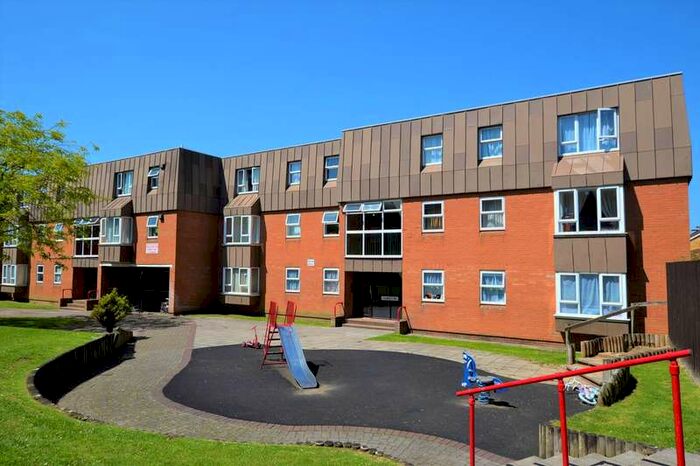 2 Bedroom Flat To Rent In Vicarage Court, Brockworth, Gloucester, GL3