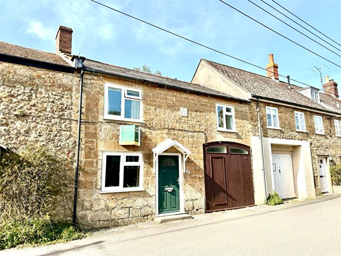 3 Bedroom Terraced House For Sale In East Street, Beaminster, DT8