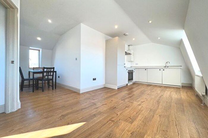 2 Bedroom Flat To Rent In Park Crescent Place, Brighton, BN2