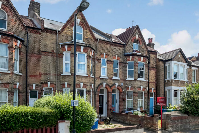 2 Bedroom Apartment To Rent In Friern Road, East Dulwich, London, SE22