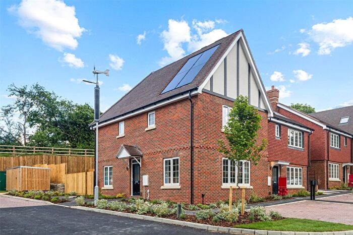 3 Bedroom Semi Detached House For Sale In Tillingbourne Gardens, Gomshall, Guildford, Surrey, GU5