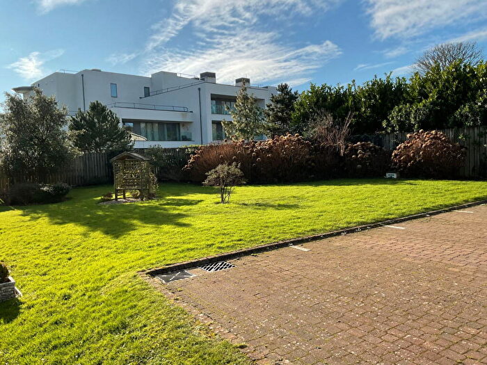2 Bedroom Flat For Sale In Sea Road, Carlyon Bay, PL25
