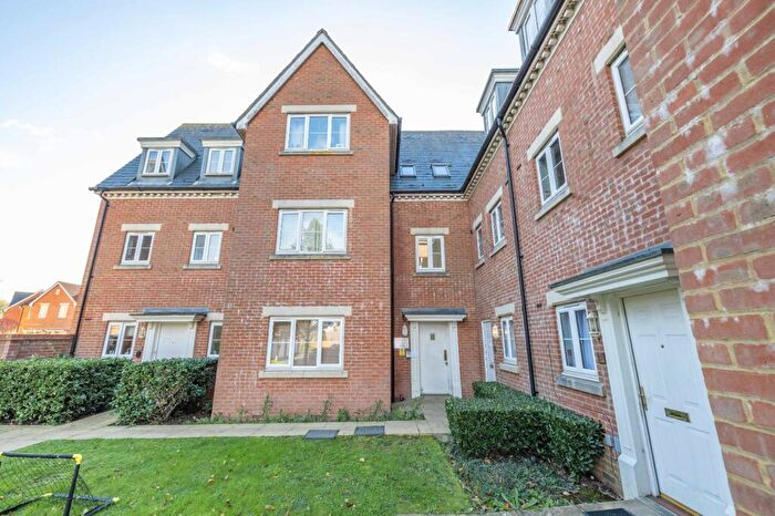 2 Bedroom Flat For Sale In Homersham, Canterbury, Kent, CT1