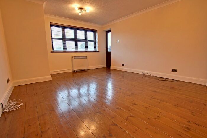 1 Bedroom Apartment To Rent In Plaistow Lane, Bromley, BR1