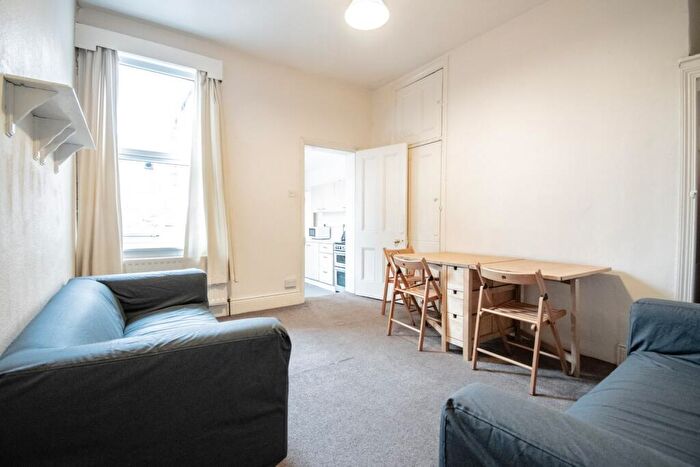 4 Bedroom Flat To Rent In Tavistock Road, Jesmond, Newcastle Upon Tyne, NE2