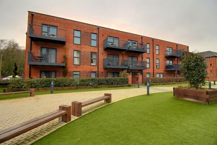 1 Bedroom Apartment To Rent In Station Road, Hook, Hampshire, RG27