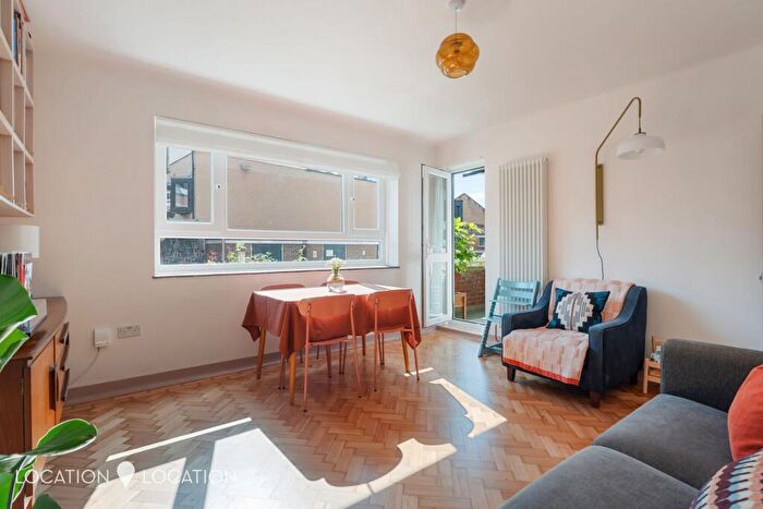 3 Bedroom Flat For Sale In Lordship Terrace, Denman House Lordship Terrace, N16