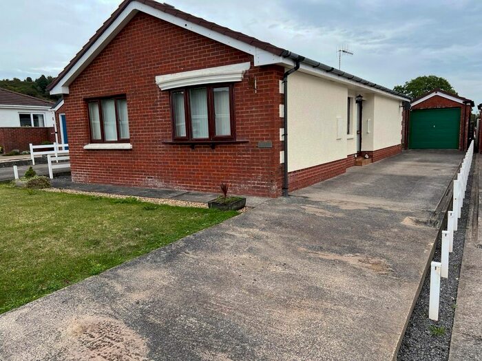 3 Bedroom Bungalow To Rent In Parc Tyisha, Burry Port, SA16