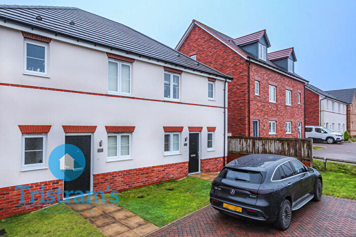 3 Bedroom Semi-Detached House To Rent In Rosebay Gardens, Clipstone Village, NG21