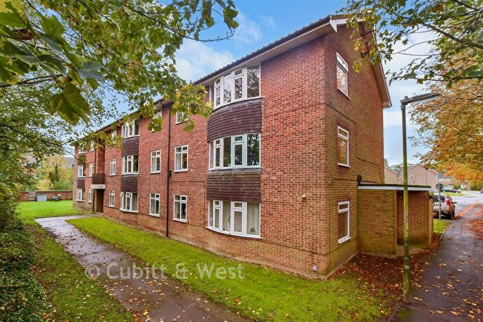 2 Bedroom Flat For Sale In London Road, Felbridge, West Sussex, RH19