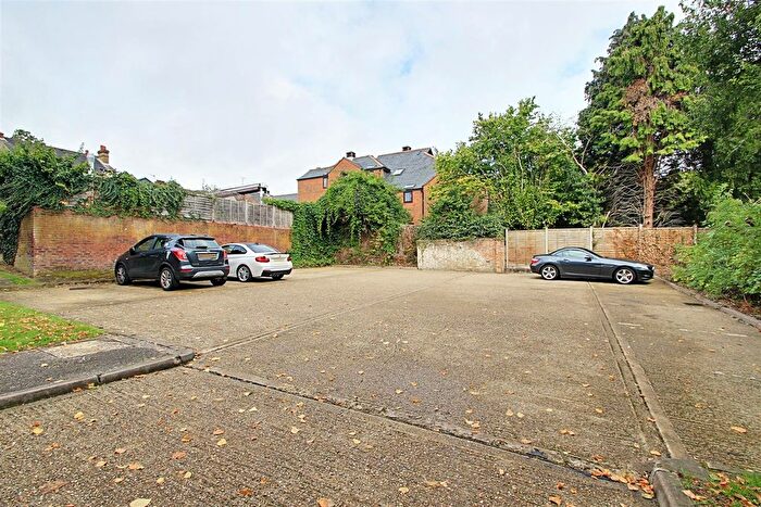1 Bedroom Flat To Rent In High Street, Kings Langley, WD4